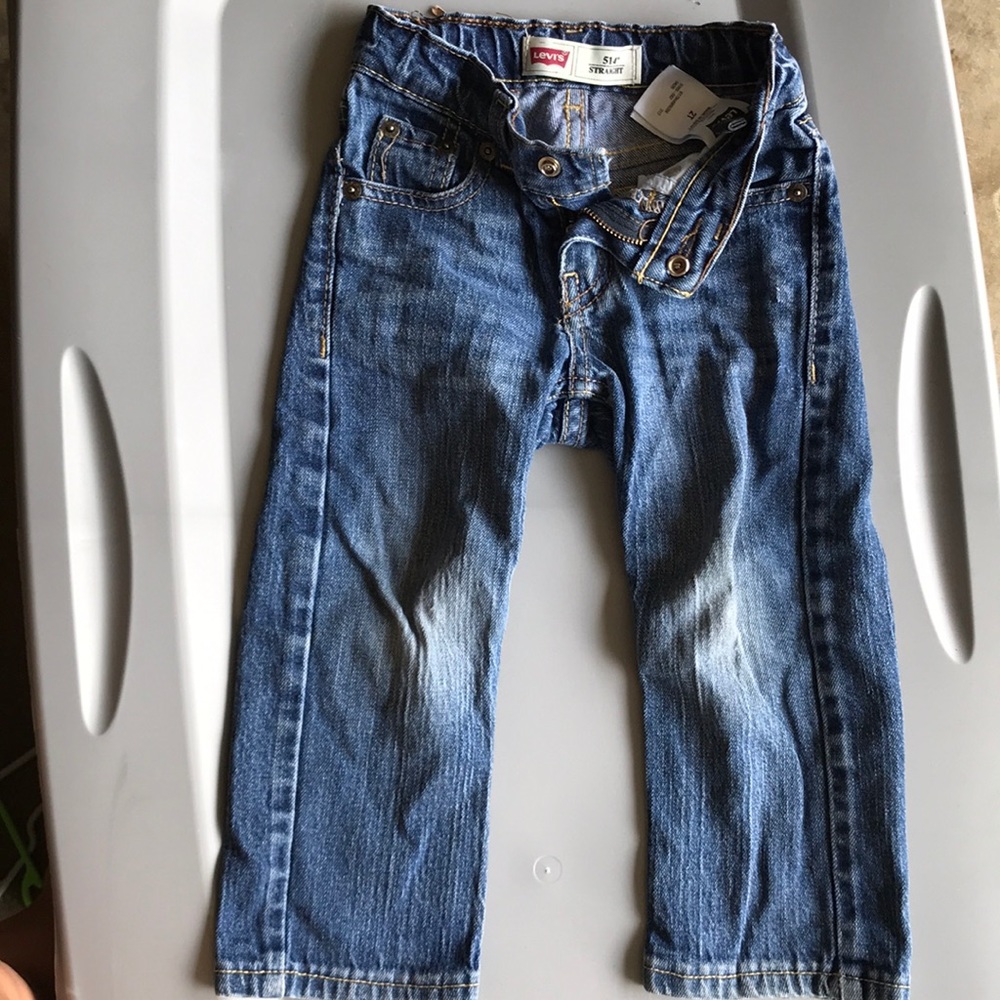 Levi’s 514-straight leg jeans